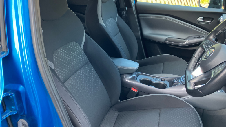 Nissan Juke 1.0 DiG-T 114 N-Connecta 5dr Petrol Hatchback